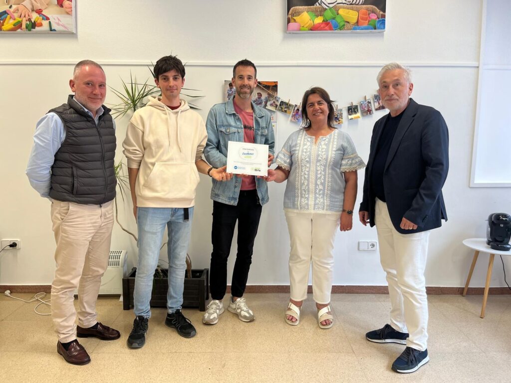 Certificado de excelencia entregada a Escolapios Calasanz, Vitoria-Gasteiz, España