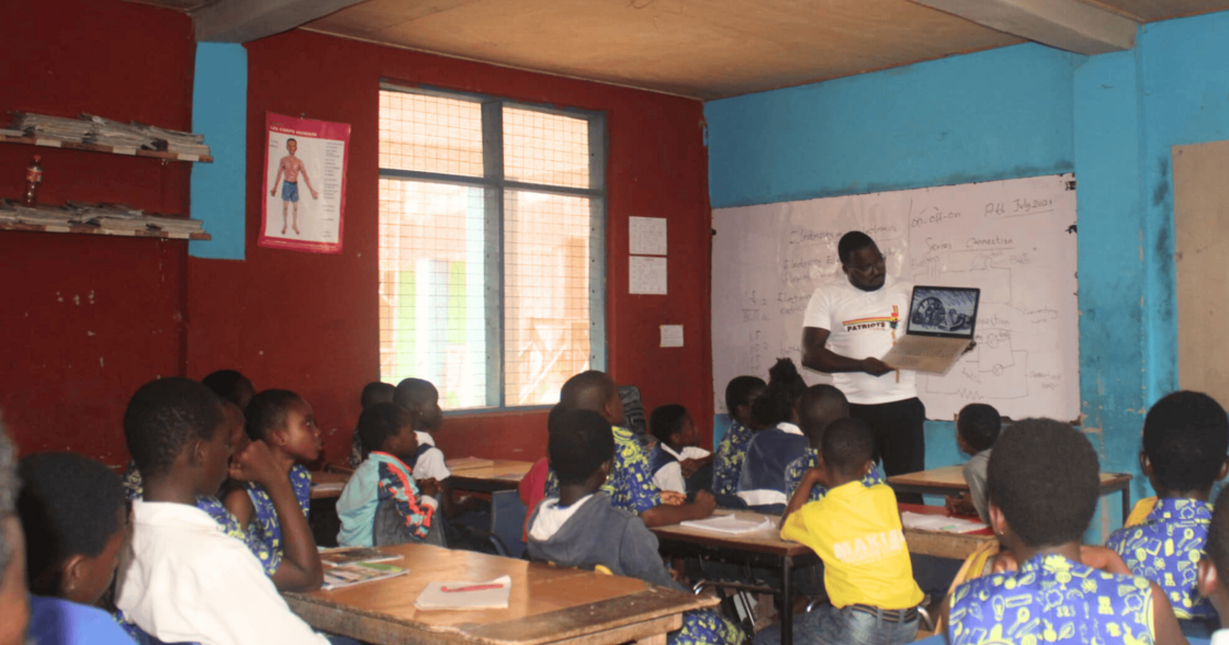 A Sustainable Teacher Training in Sub-Saharan Africa | Science Teaching